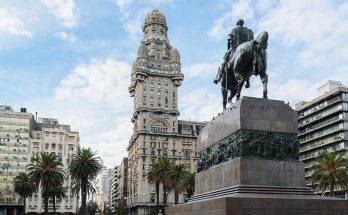 Azul com voos diretos para Montevidéu e Porto