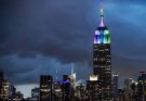 Paradas LGBT pride building manhattan